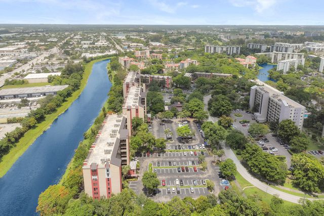 2200 S CYPRESS BEND Drive 707, Pompano Beach, FL 33069