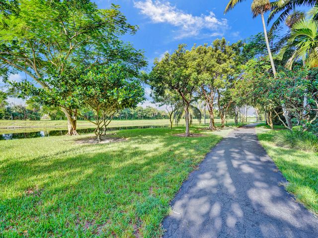 2200 S CYPRESS BEND Drive 707, Pompano Beach, FL 33069