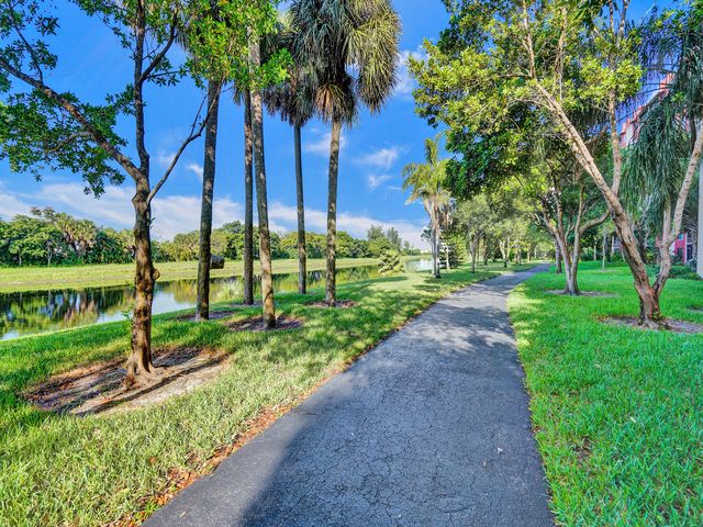 2200 S CYPRESS BEND Drive 707, Pompano Beach, FL 33069