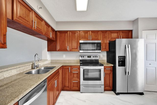 2200 S CYPRESS BEND Drive 707, Pompano Beach, FL 33069