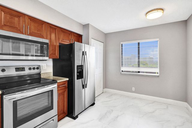 2200 S CYPRESS BEND Drive 707, Pompano Beach, FL 33069
