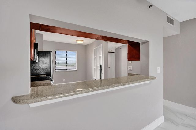 2200 S CYPRESS BEND Drive 707, Pompano Beach, FL 33069