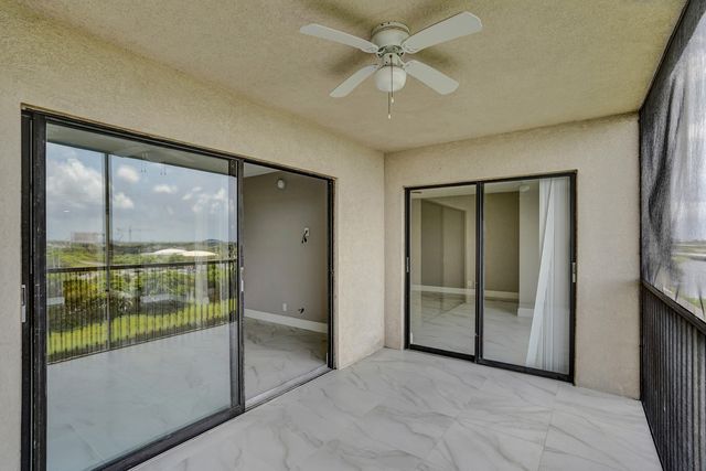 2200 S CYPRESS BEND Drive 707, Pompano Beach, FL 33069