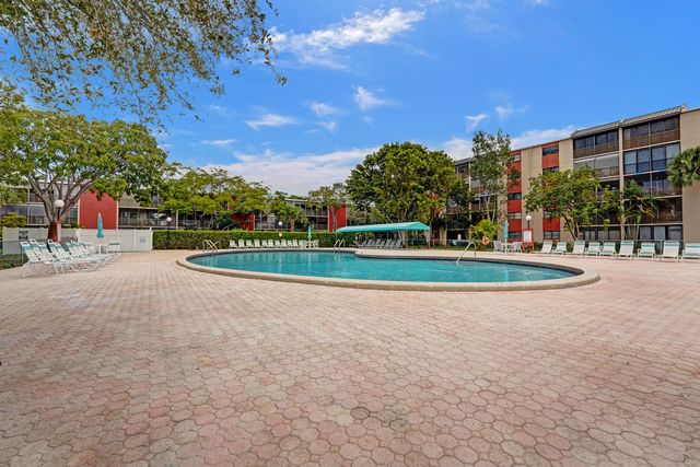 2200 S CYPRESS BEND Drive 707, Pompano Beach, FL 33069