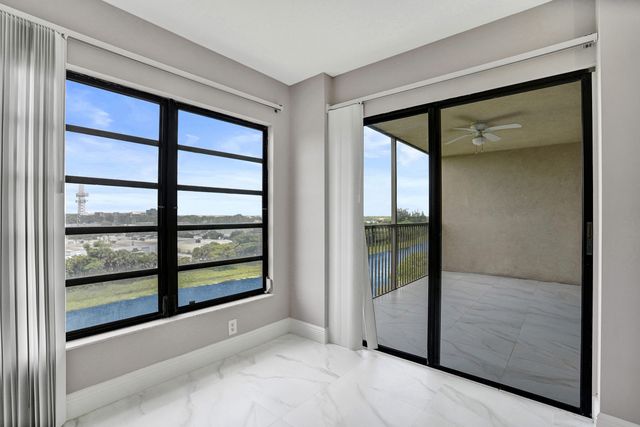 2200 S CYPRESS BEND Drive 707, Pompano Beach, FL 33069