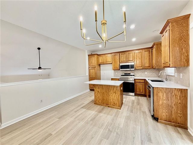 14917 Pine View Drive, Grandview, MO 64030