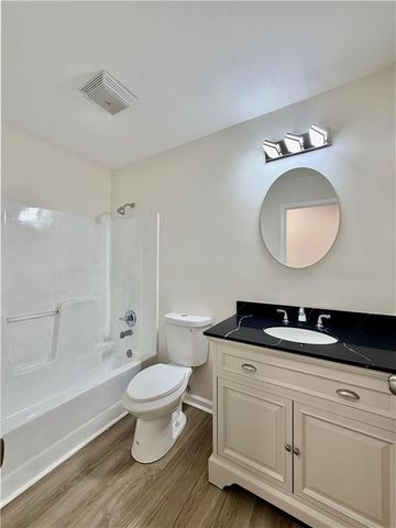 14917 Pine View Drive, Grandview, MO 64030