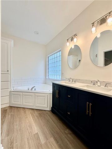 14917 Pine View Drive, Grandview, MO 64030