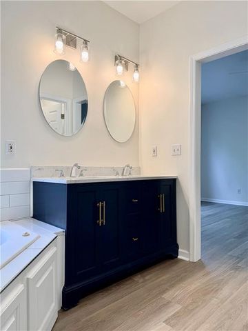 14917 Pine View Drive, Grandview, MO 64030