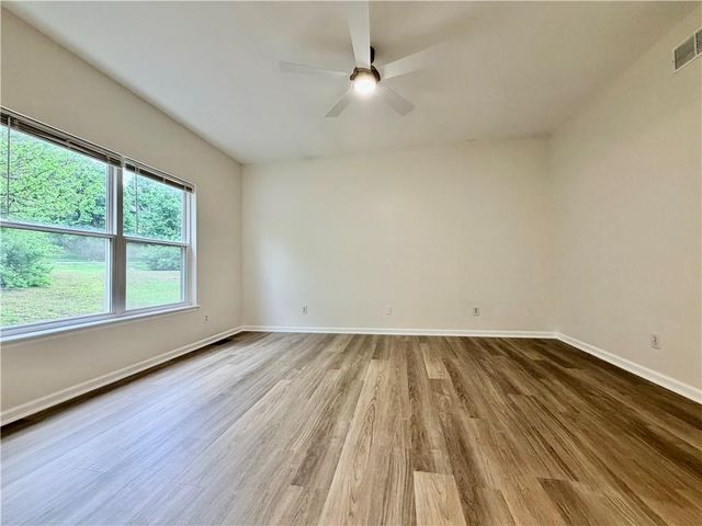 14917 Pine View Drive, Grandview, MO 64030