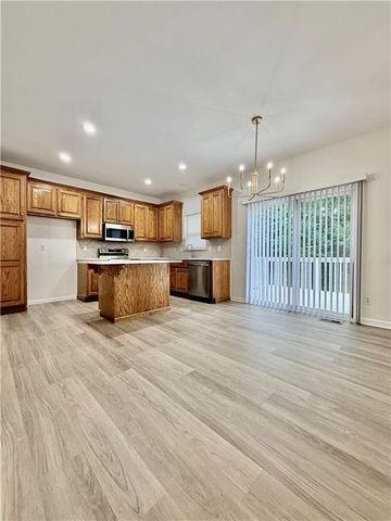 14917 Pine View Drive, Grandview, MO 64030