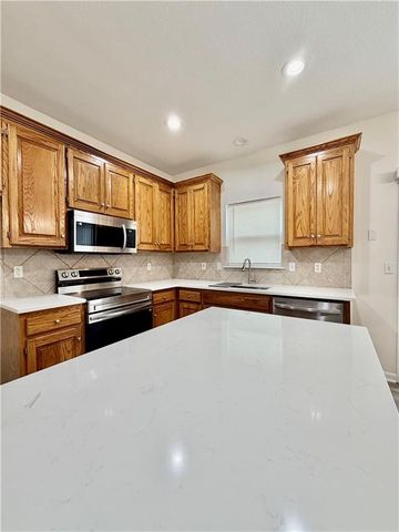 14917 Pine View Drive, Grandview, MO 64030