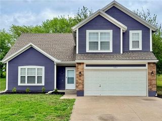 14917 Pine View Drive, Grandview, MO 64030