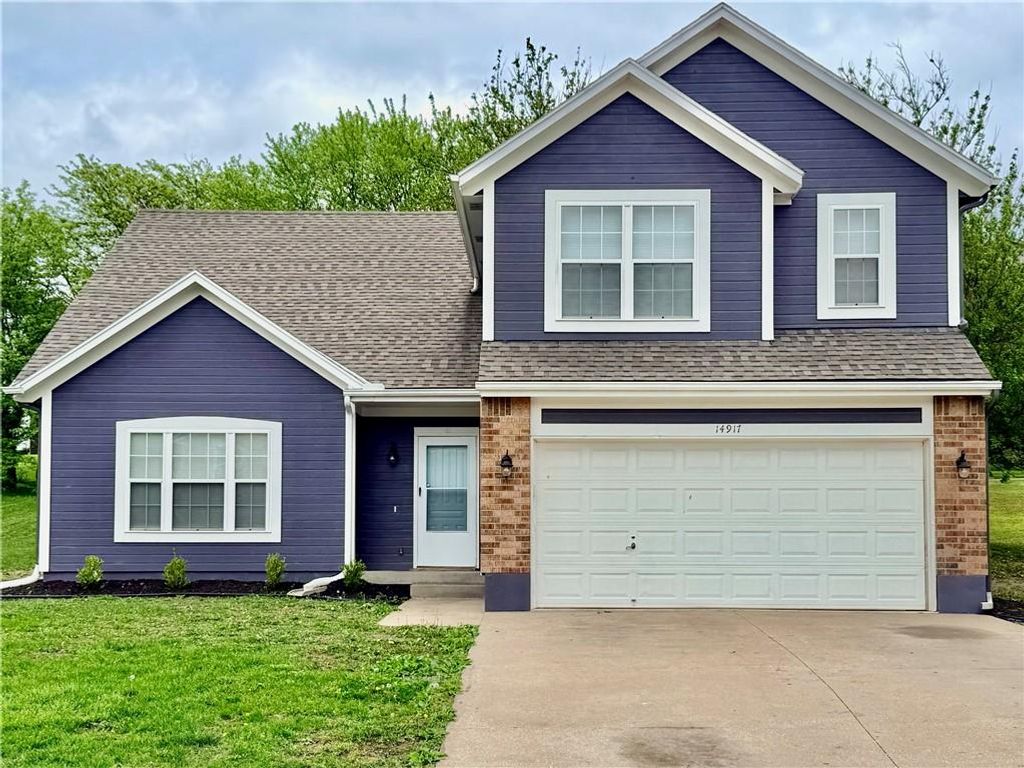 14917 Pine View Drive, Grandview, MO 64030