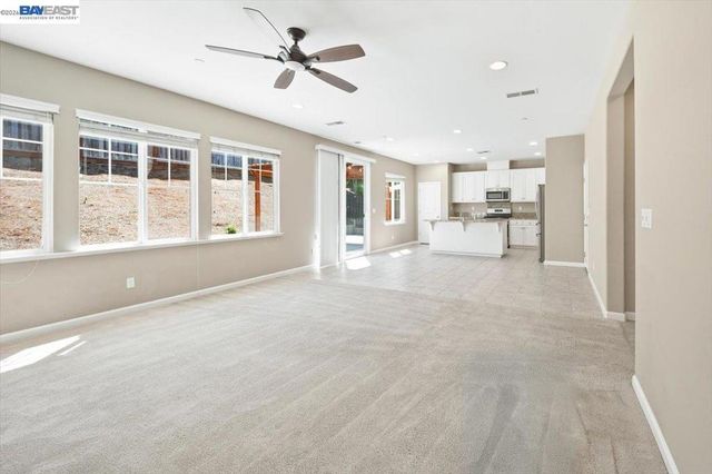 1172 Sagardia Way, Gilroy, CA 95020