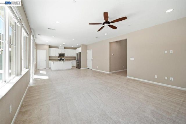 1172 Sagardia Way, Gilroy, CA 95020