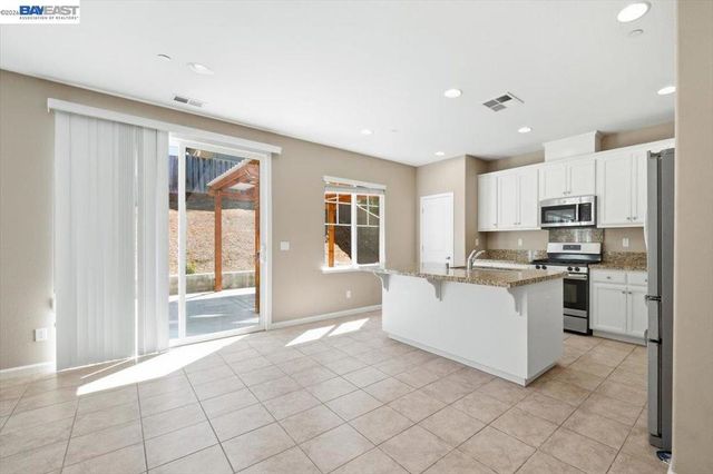 1172 Sagardia Way, Gilroy, CA 95020