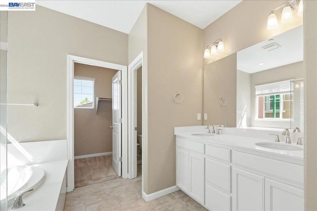 1172 Sagardia Way, Gilroy, CA 95020