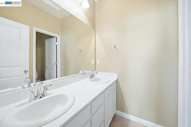 1172 Sagardia Way, Gilroy, CA 95020