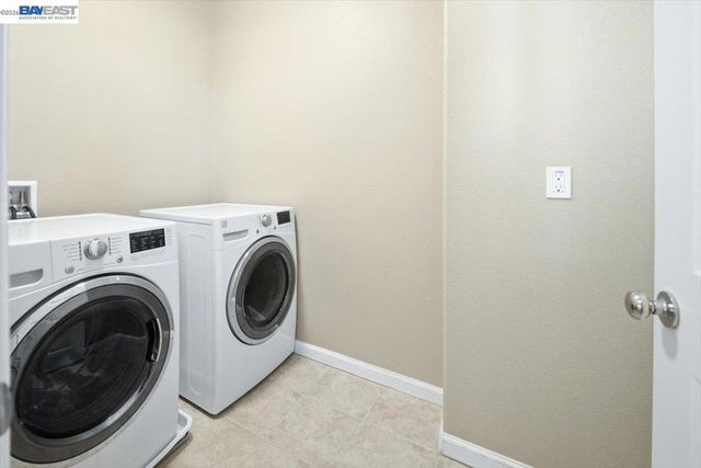1172 Sagardia Way, Gilroy, CA 95020