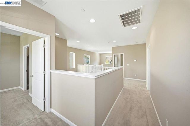 1172 Sagardia Way, Gilroy, CA 95020