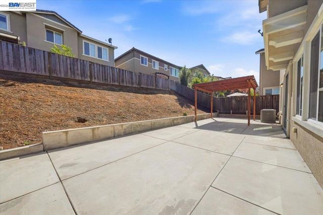 1172 Sagardia Way, Gilroy, CA 95020