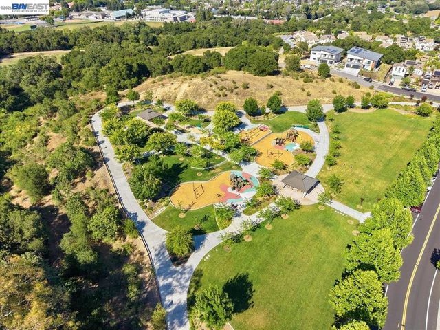 1172 Sagardia Way, Gilroy, CA 95020