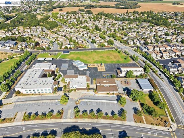 1172 Sagardia Way, Gilroy, CA 95020