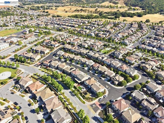 1172 Sagardia Way, Gilroy, CA 95020