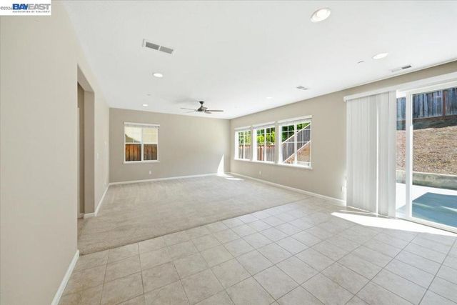 1172 Sagardia Way, Gilroy, CA 95020