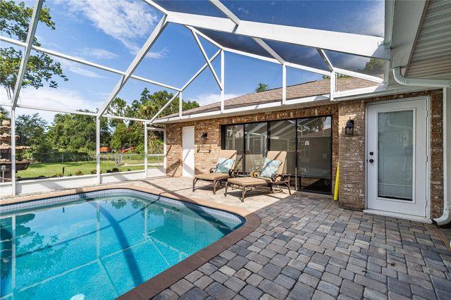 32834 LAKESHORE DRIVE, Tavares, FL 32778