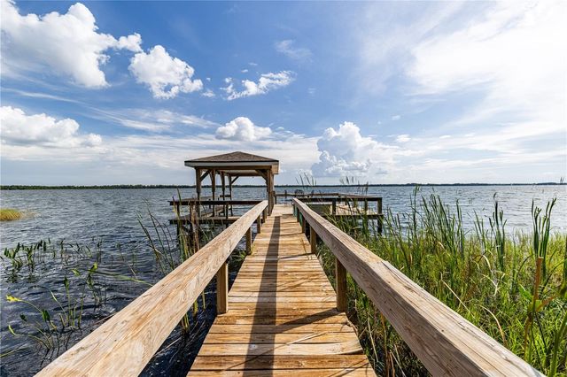 32834 LAKESHORE DRIVE, Tavares, FL 32778