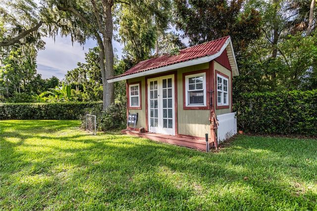 32834 LAKESHORE DRIVE, Tavares, FL 32778
