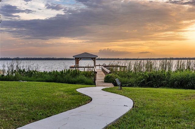 32834 LAKESHORE DRIVE, Tavares, FL 32778
