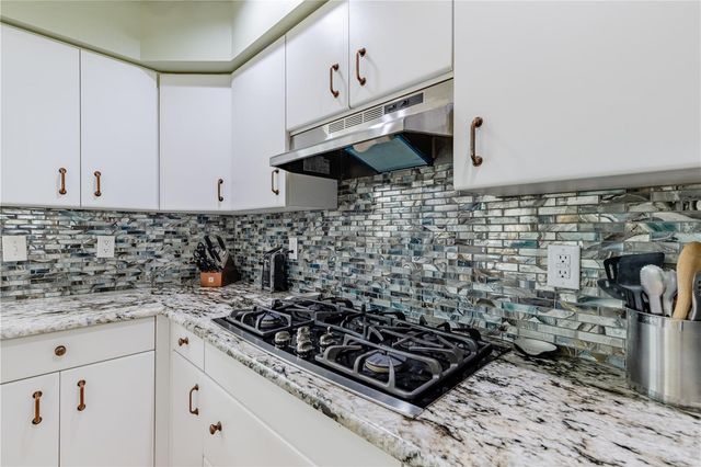 32834 LAKESHORE DRIVE, Tavares, FL 32778