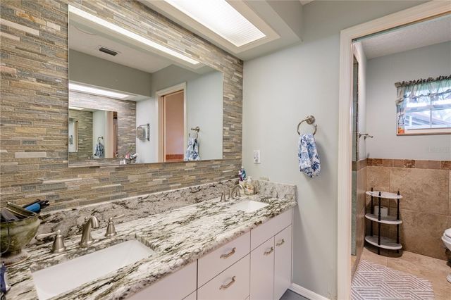 32834 LAKESHORE DRIVE, Tavares, FL 32778