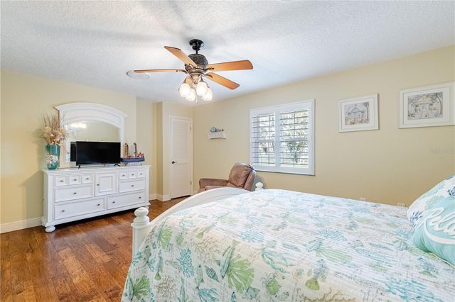 32834 LAKESHORE DRIVE, Tavares, FL 32778