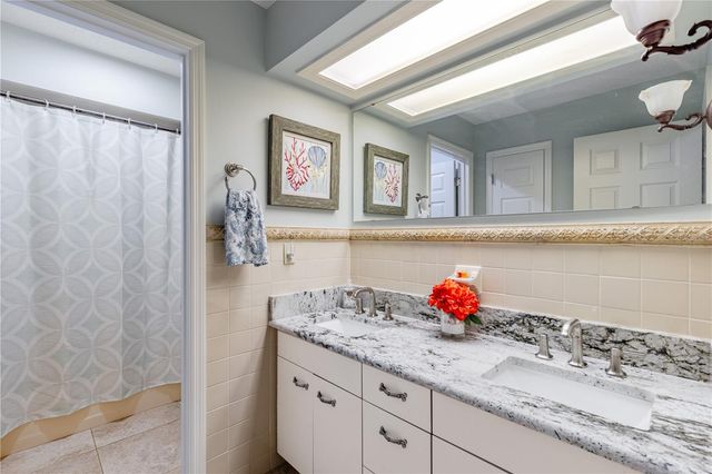 32834 LAKESHORE DRIVE, Tavares, FL 32778