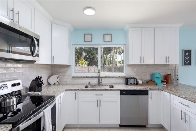 1203 Linmoor Circle NE, Palm Bay, FL 32907