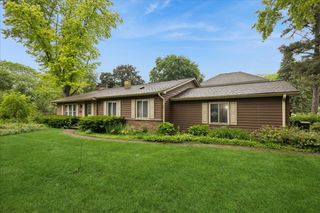 510 W Rockland Road, Libertyville, IL 60048