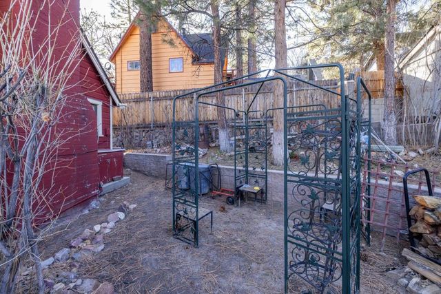 331 Mullins Drive, Big Bear, CA 92314