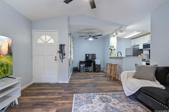 95-510 Wikao Street B206, Mililani, HI 96789