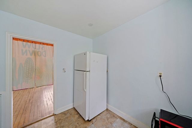 5 Dexter St 4, Malden, MA 02148