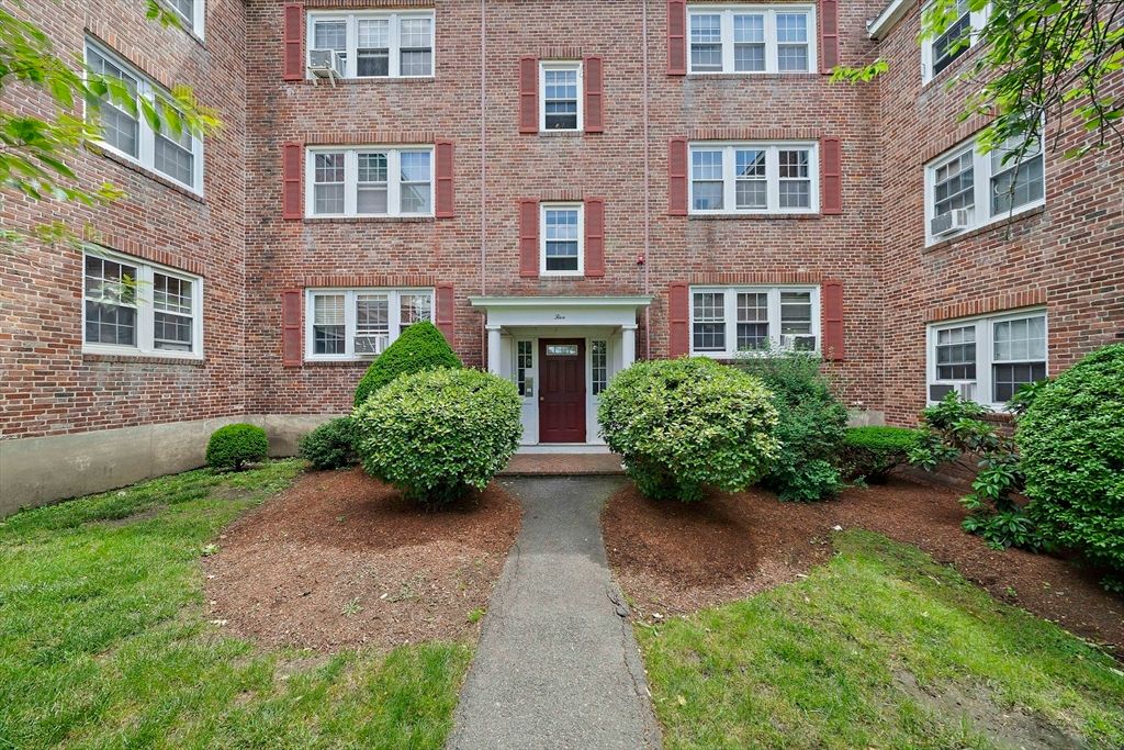 5 Dexter St 4, Malden, MA 02148