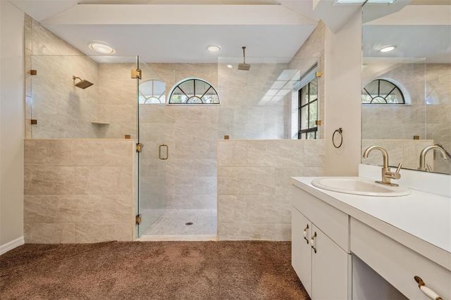 3911 LITHIA RIDGE BOULEVARD, Valrico, FL 33596