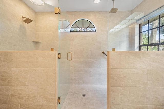 3911 LITHIA RIDGE BOULEVARD, Valrico, FL 33596