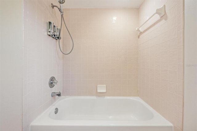 3911 LITHIA RIDGE BOULEVARD, Valrico, FL 33596