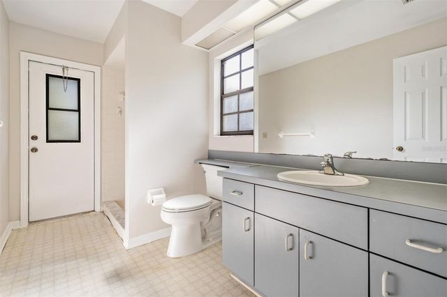 3911 LITHIA RIDGE BOULEVARD, Valrico, FL 33596