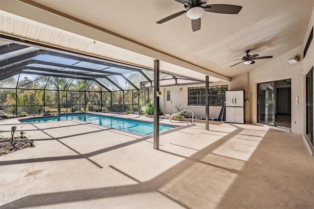 3911 LITHIA RIDGE BOULEVARD, Valrico, FL 33596