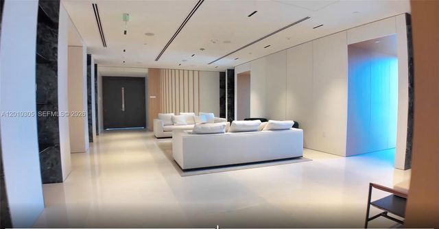 300 Biscayne Boulevard Way 3503C, Miami, FL 33131